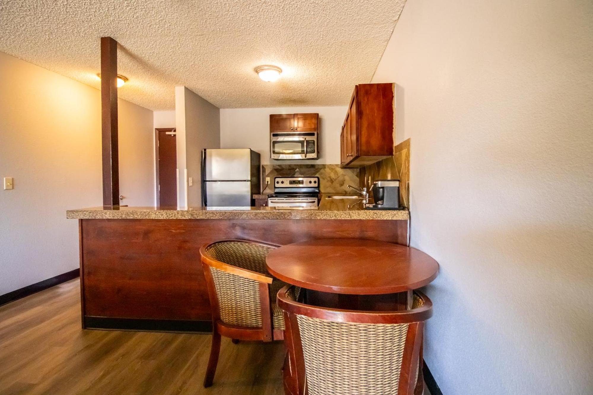 Red Lion Inn & Suites Vancouver Buitenkant foto