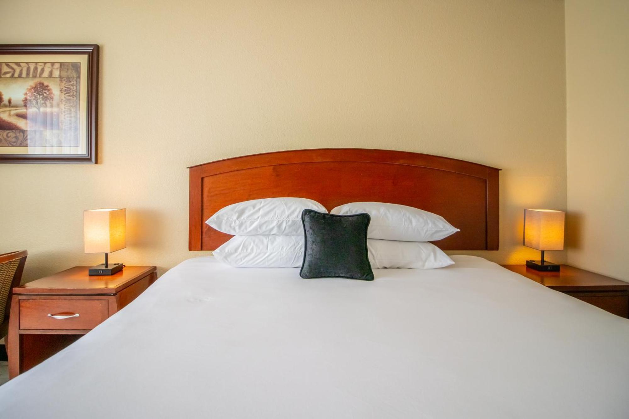 Red Lion Inn & Suites Vancouver Buitenkant foto
