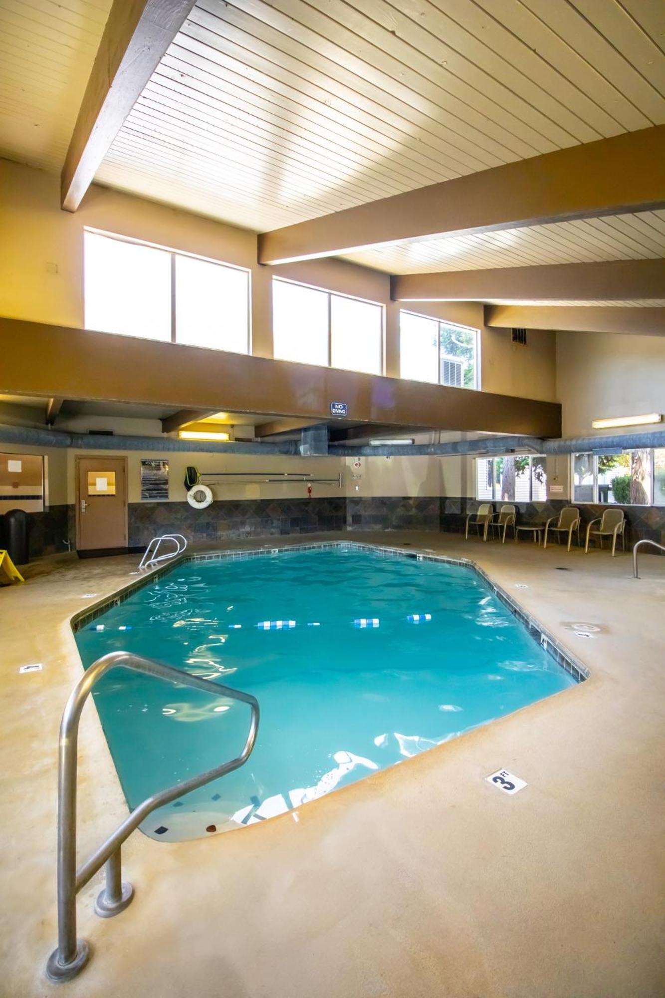 Red Lion Inn & Suites Vancouver Buitenkant foto