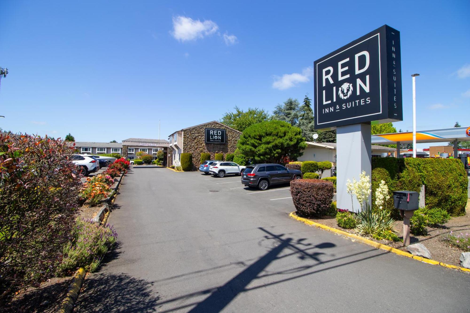 Red Lion Inn & Suites Vancouver Buitenkant foto