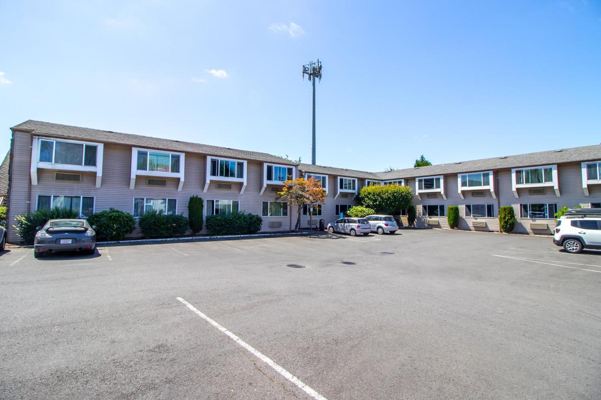 Red Lion Inn & Suites Vancouver Buitenkant foto