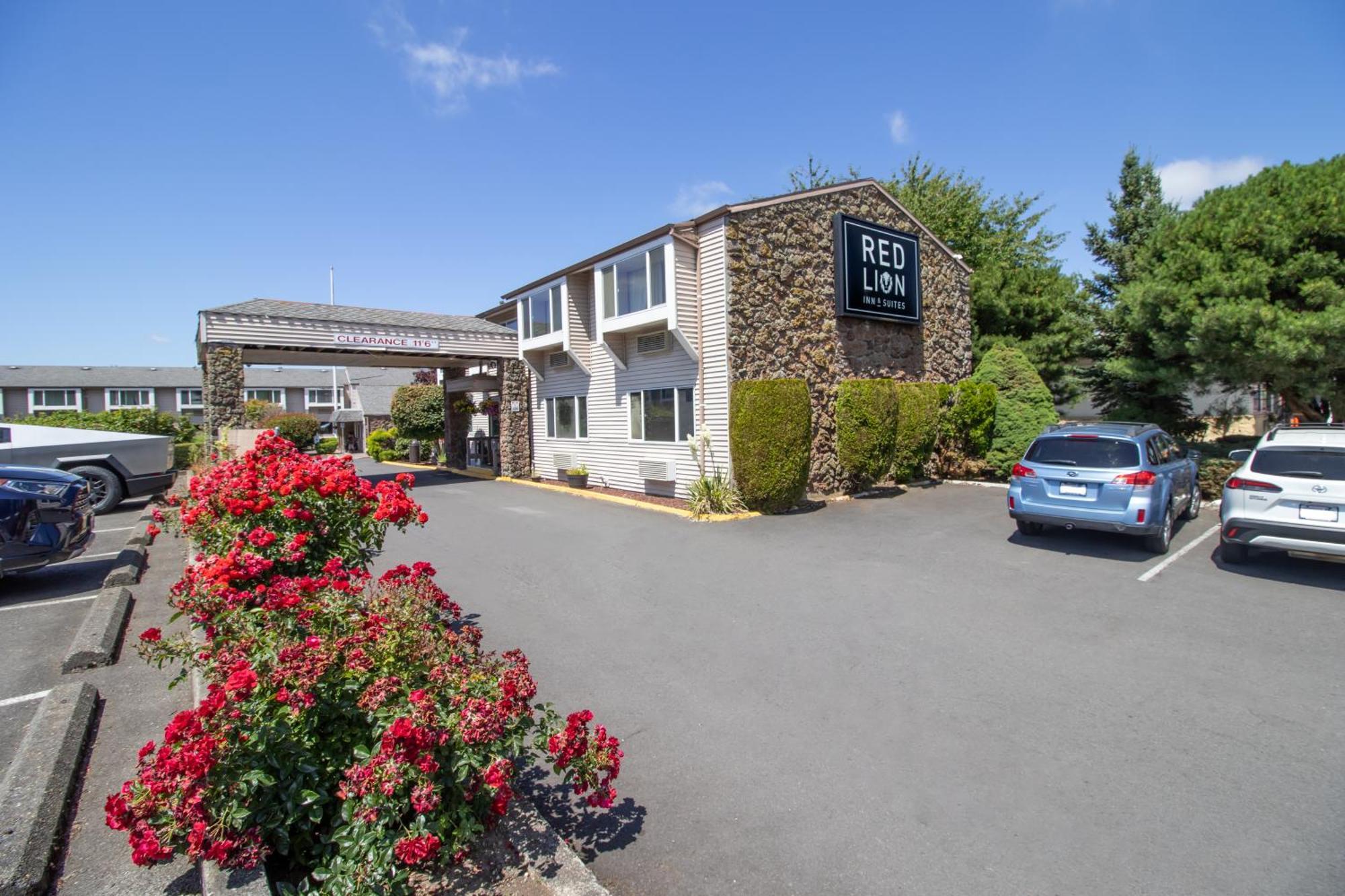 Red Lion Inn & Suites Vancouver Buitenkant foto