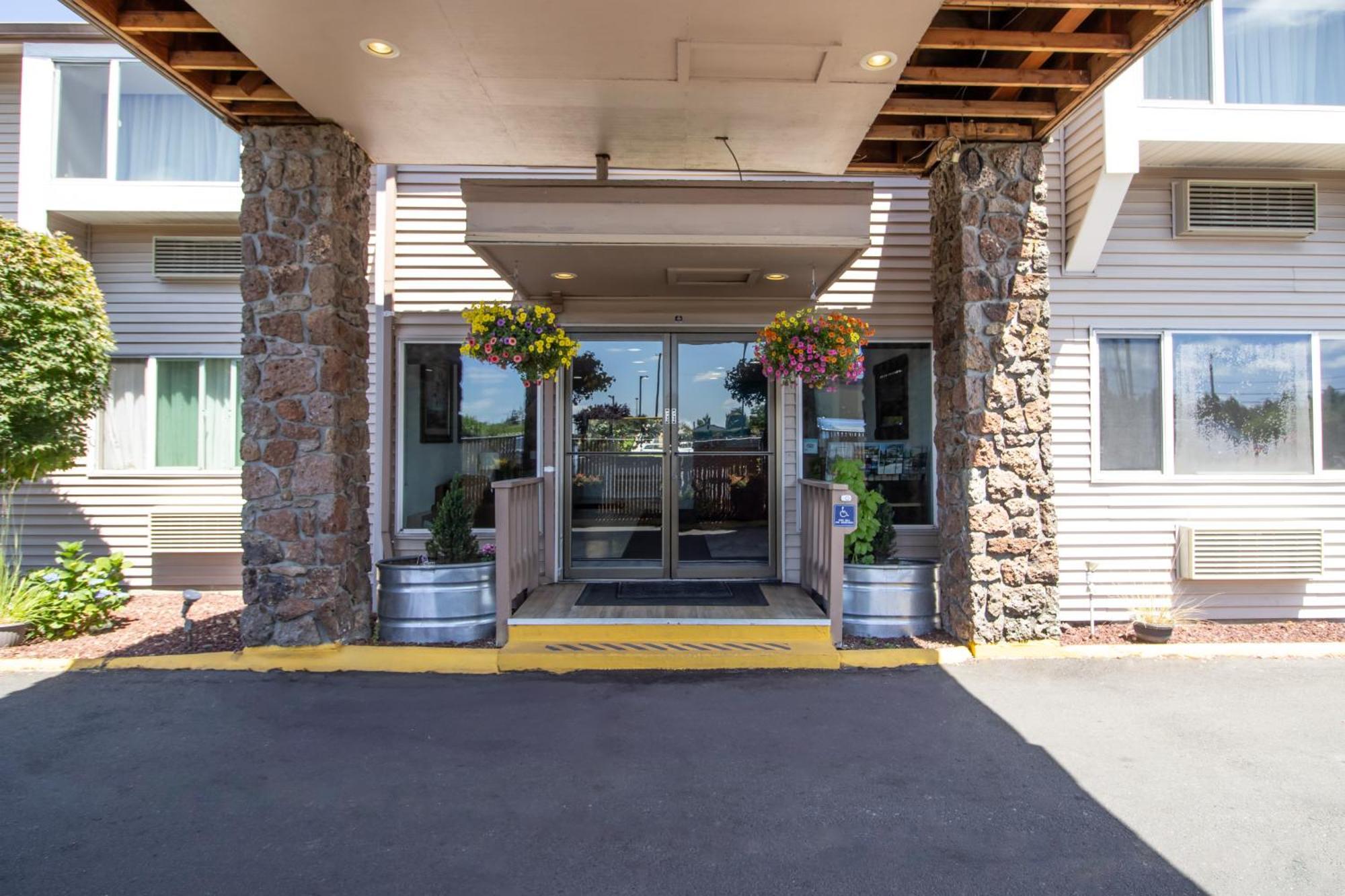 Red Lion Inn & Suites Vancouver Buitenkant foto